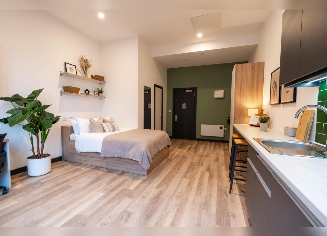 Leonardo, Leeds Platinum Plus Ensuite – Loft64297710532993121