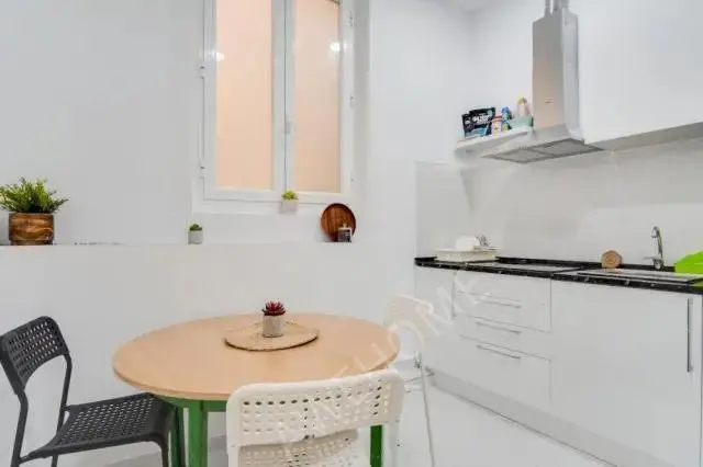 Cool double bedroom close to Sol metro station
