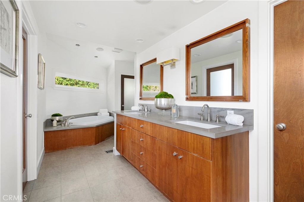 9625 Oak Pass Road Beverly Hills CA, 9021064100248163331122