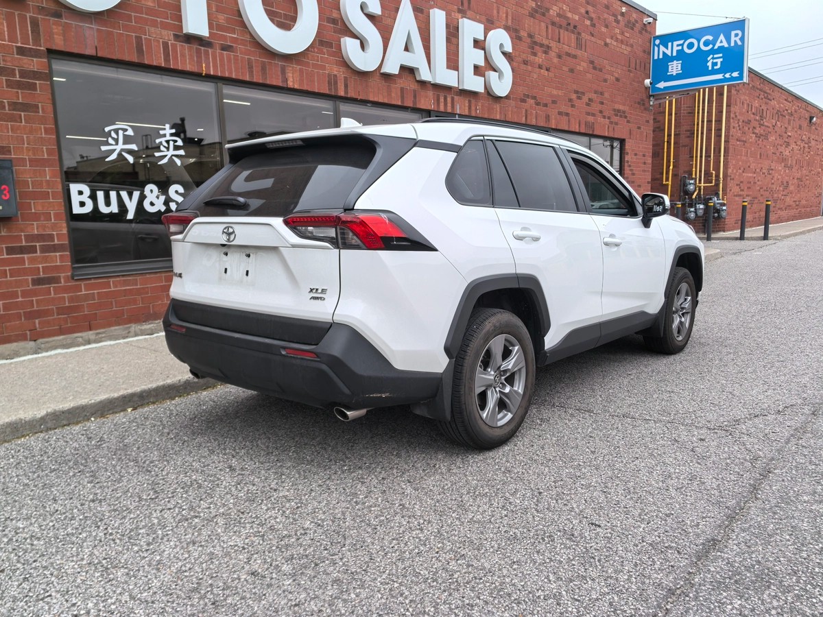 ﻿2024﻿ ﻿Toyota﻿ ﻿RAV4﻿ ﻿XLE64135767272323122