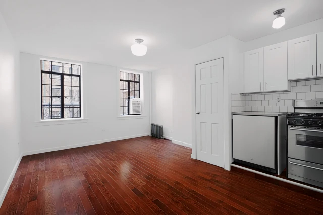 323 West 4th Street63659665925379121