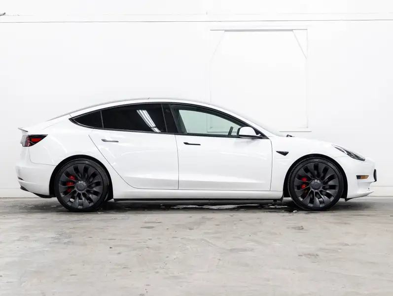 2023 Tesla Model 363824604303105121