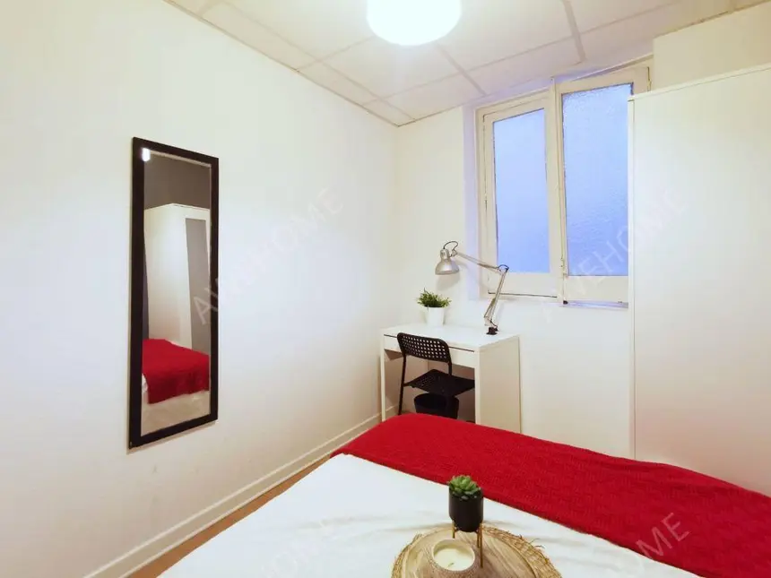 12 habitaciones, 3 baños