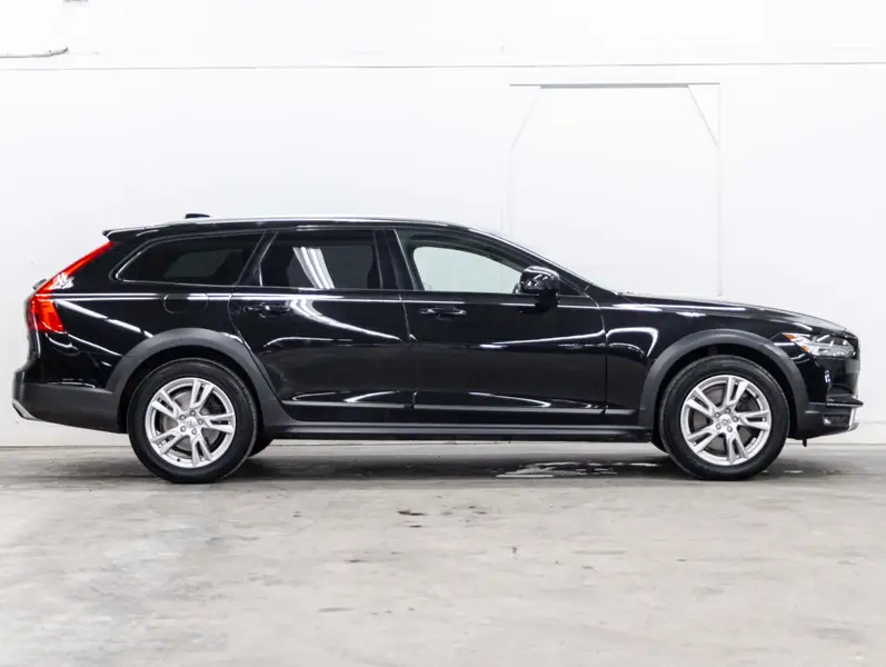 2018 Volvo V90 Cross Country63536913379585121