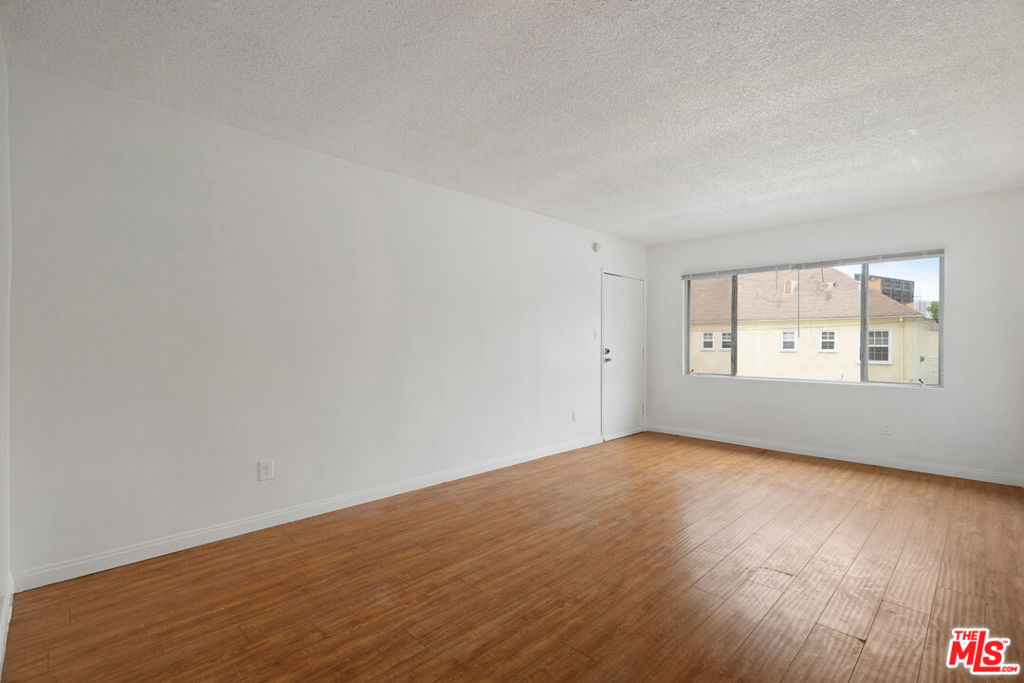 6755 Yucca Street 4 Los Angeles CA, 9002864123321043459122