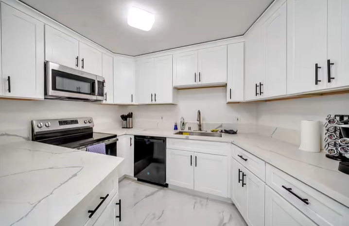 Landlord Direct Rental | Luxury Top-floor Apartment in West Hollywood, Los Angeles 2B2B63622741110145123