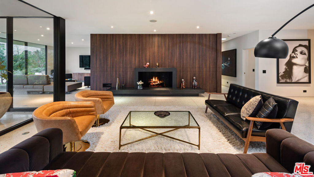 10556 Fontenelle Way Los Angeles CA, 9007763868176063617122
