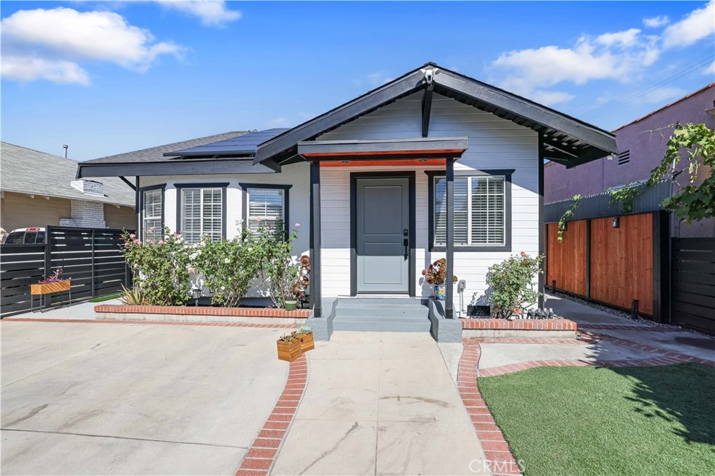 1023 W 51st Los Angeles CA, 9003764134415282689120