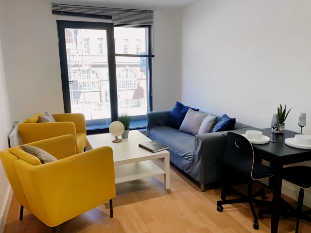 Modern 2-bedroom flat with a balcony, in West Bar residence near 70, Furnace Hill, Sheffield