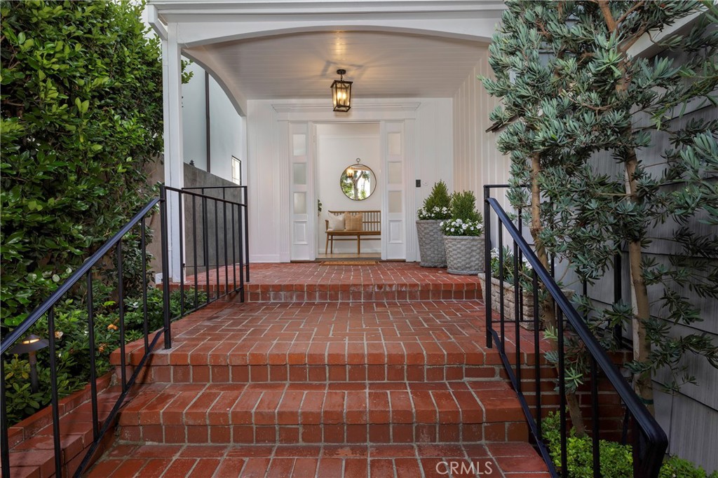 1516 E Oceanfront, Newport Beach CA, 9266163623818570883122