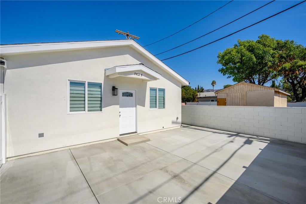 $3,000/month 7402 Riverton 1/2 Sun Valley CA, 9135264064597561729122