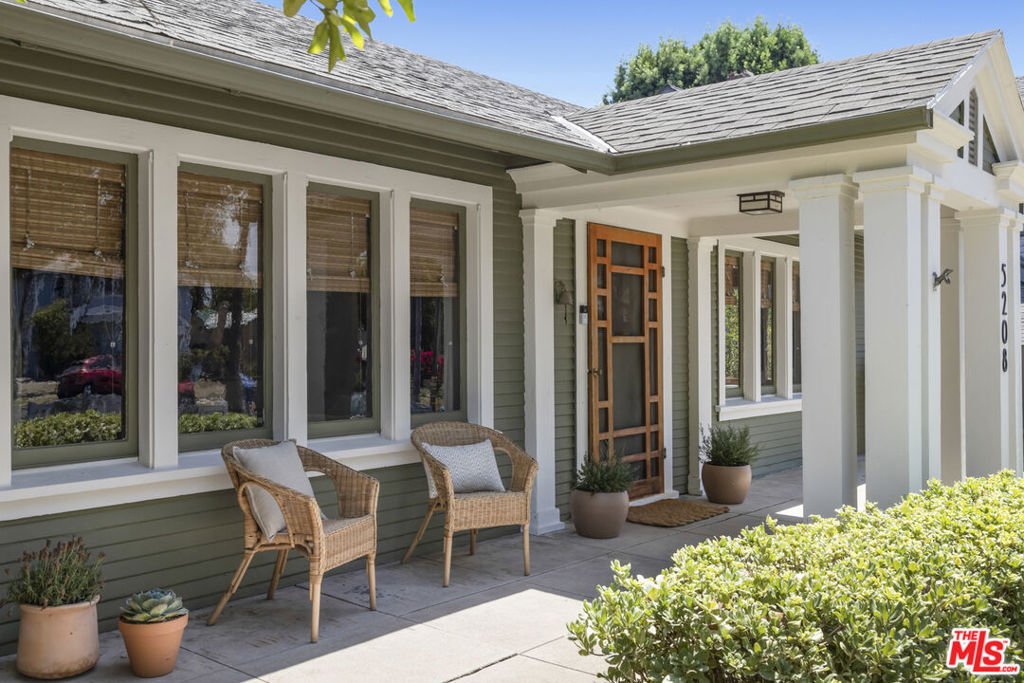5208 N Maywood Avenue, Los Angeles CA, 9004163633301693827122