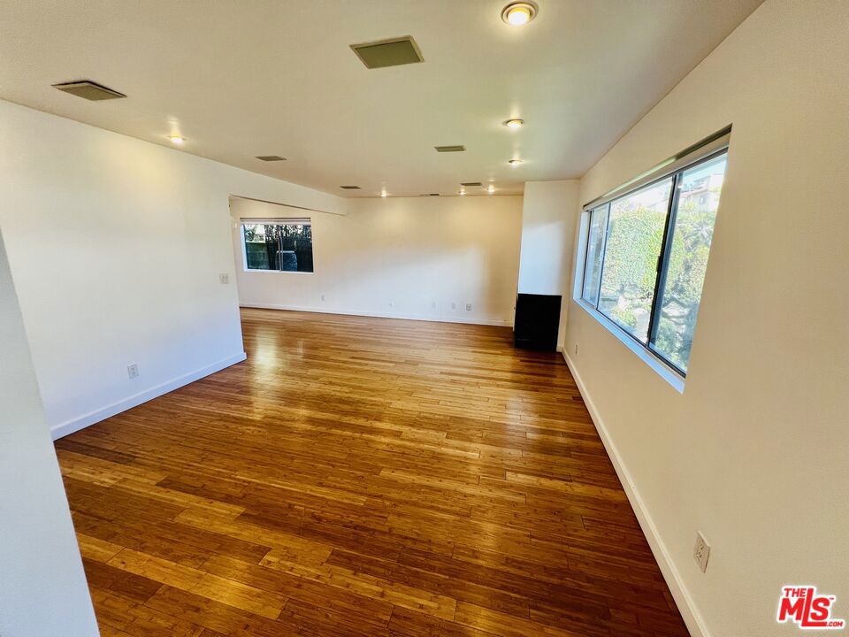 2255 India Street Los Angeles CA, 9003963634829842561122