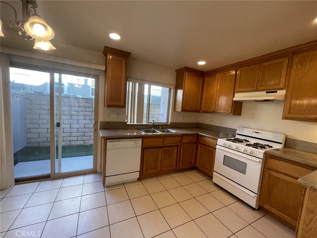 614 royal oaks Drive A Monrovia CA, 9101664120463128579121