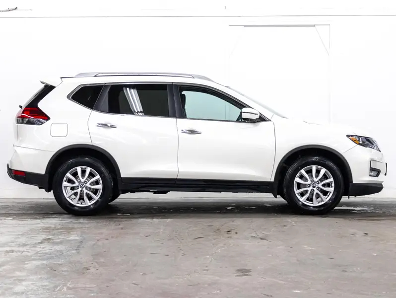 2017 Nissan Rogue64355280360321121