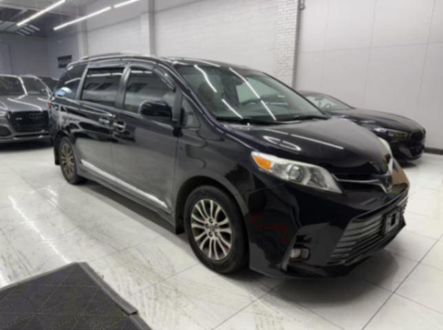2019 Toyota Sienna XLE 8-Passenger 119.3" WB63504028173827121