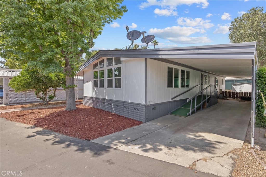 2400 W Midvalley Avenue S8 Visalia CA, 93277