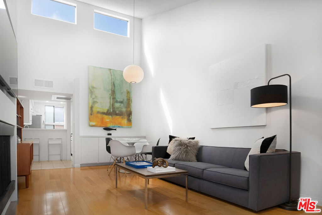 828 5th Street 5, Santa Monica CA, 9040363865319802113120