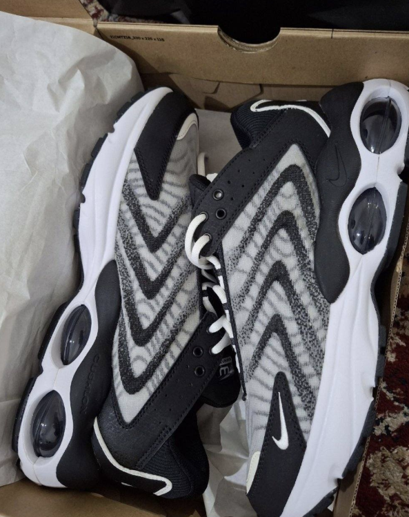 مقاس ٤٤ TW MAX AIR NIKE للبيع جوتي جديد