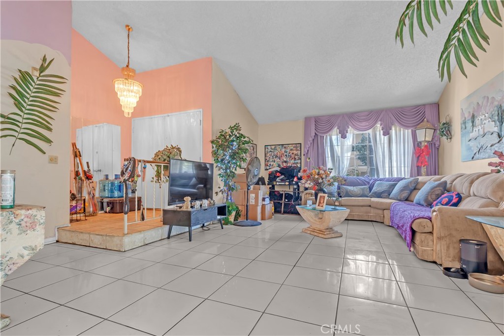 9301 Karmont Avenue, South Gate CA, 9028063632229378177122
