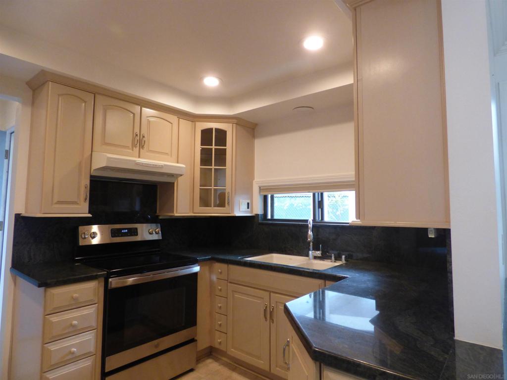 8263 Camino del Oro 178 La Jolla CA, 9203763867878532611120