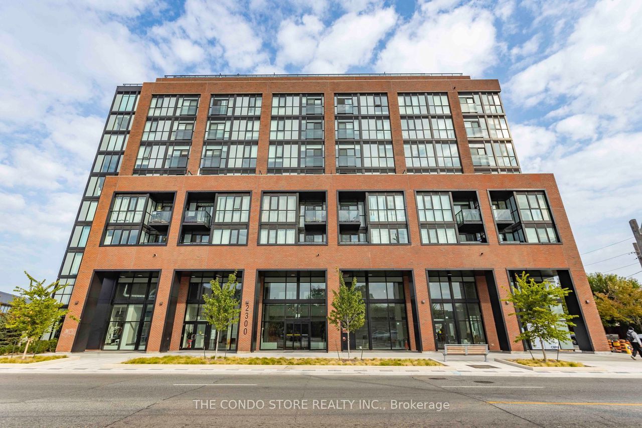 702 2300 St. Clair Avenue W