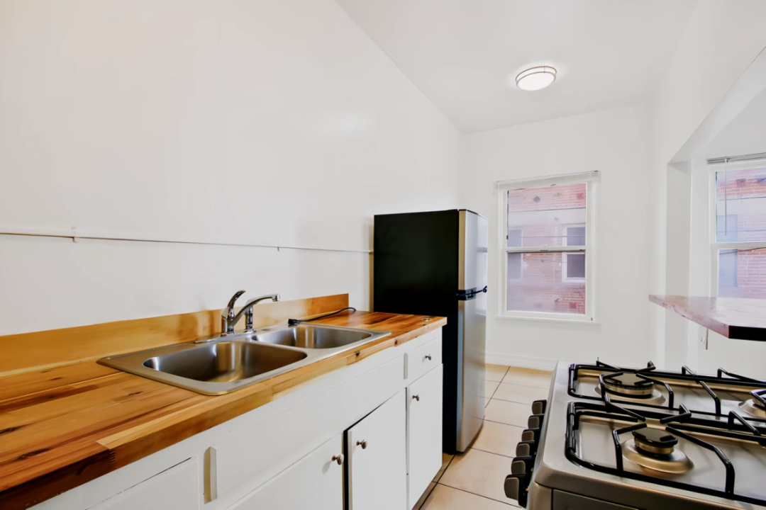 Hampshire Apartments63580773464963120