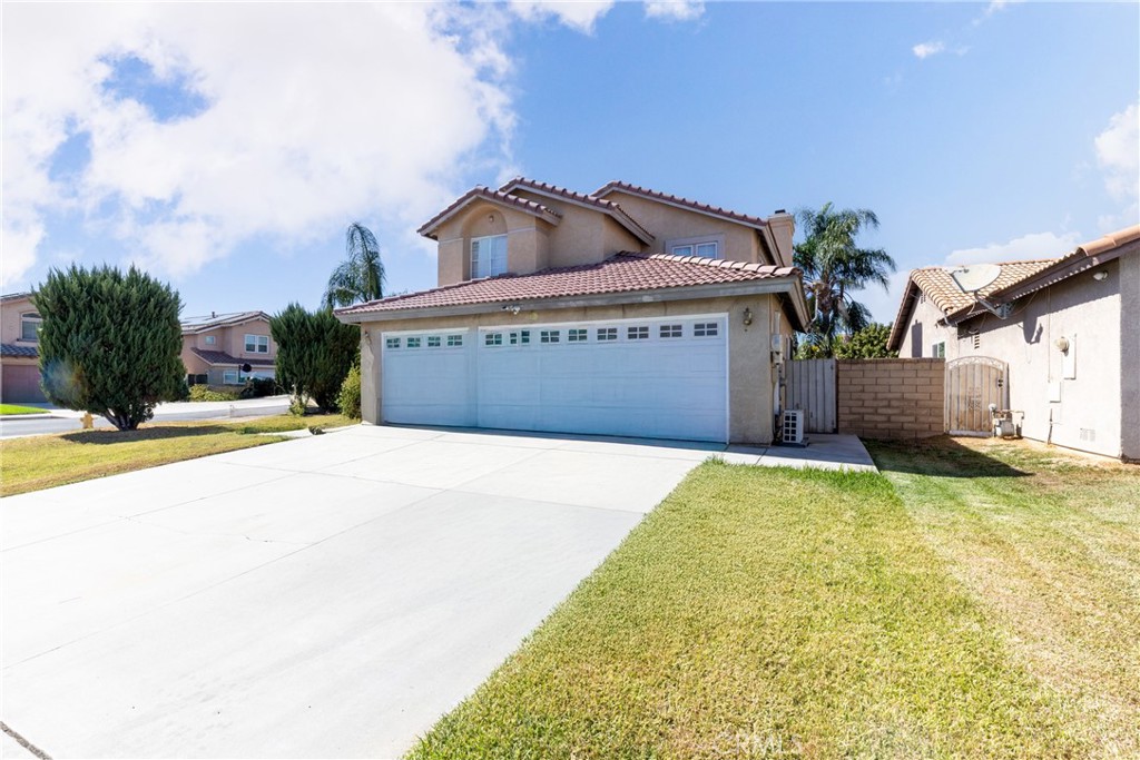 $2,950/month 15645 Isleta Moreno Valley CA, 9255164064675602690120