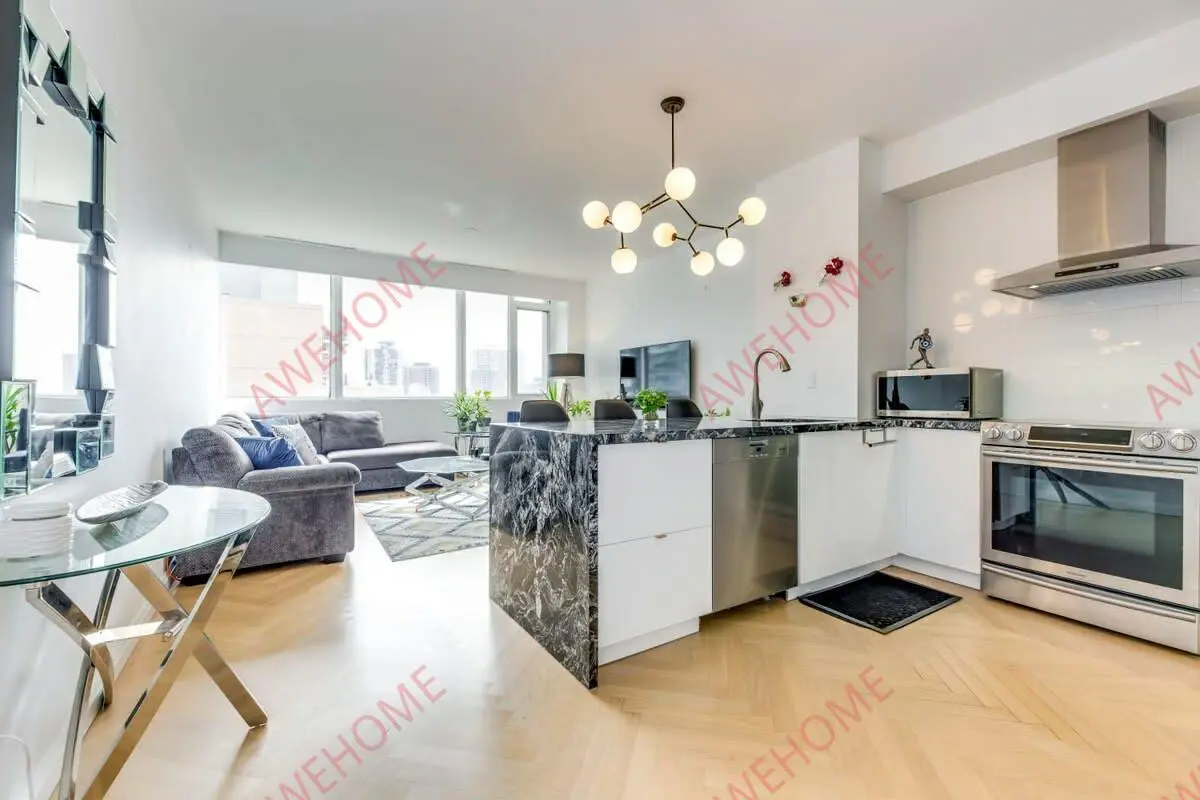 Spacious 2 Bedroom Downtown Toronto63746440860547122