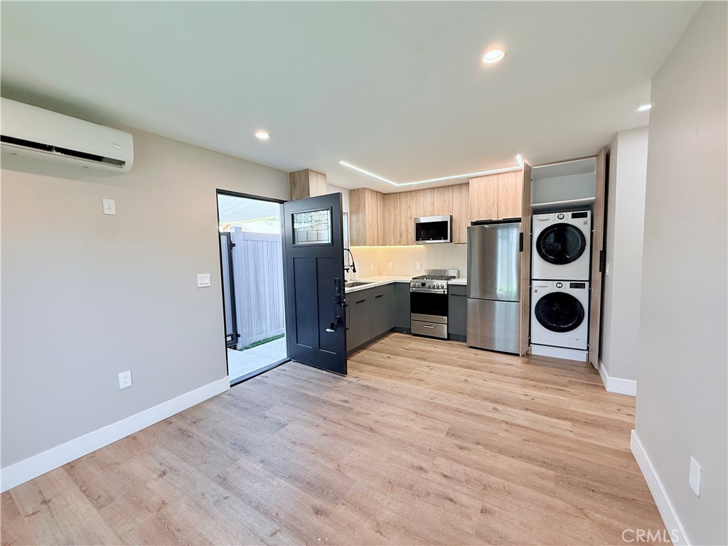 18238 Hartland Street Reseda CA, 9133563679450429571120