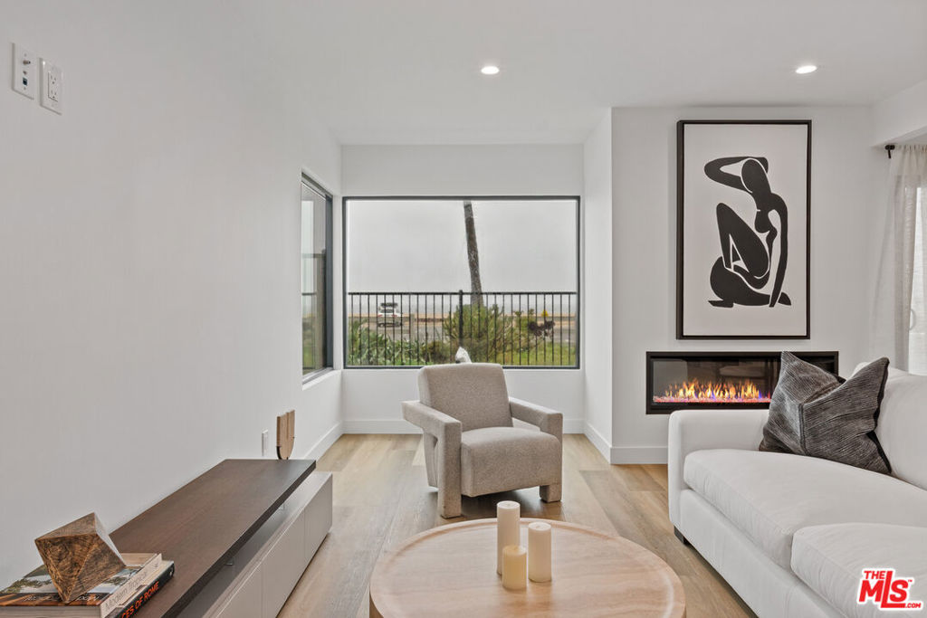 3305 Ocean Front Walk 1 & 2 Marina Del Rey CA, 9029264121270846594120
