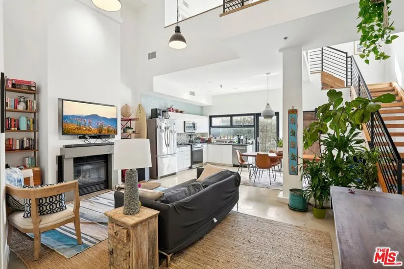214 Maricopa, Irvine, CA