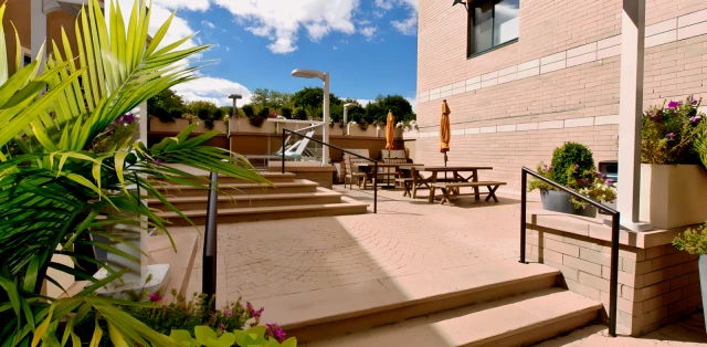 15 Bank Apartments63647141155971122