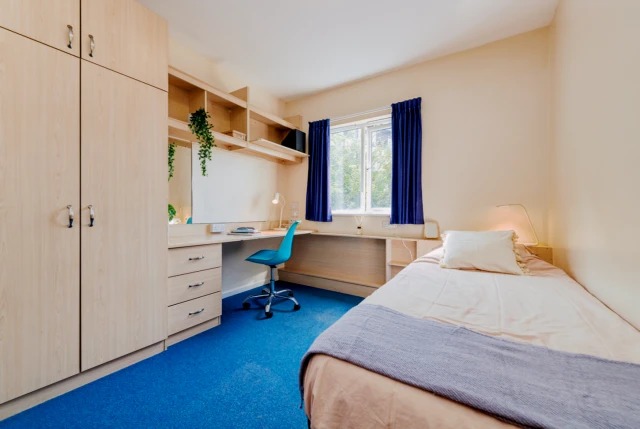 Upper Quay House64196021360641121