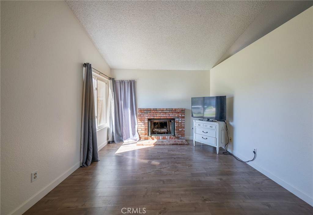 15756 Farmstead Street, Moreno Valley CA, 9255163659127294209122