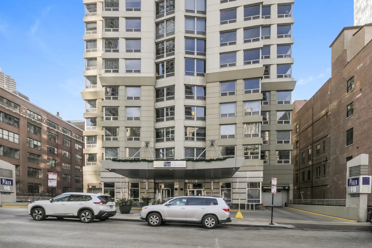440 N WABASH Avenue, 3506