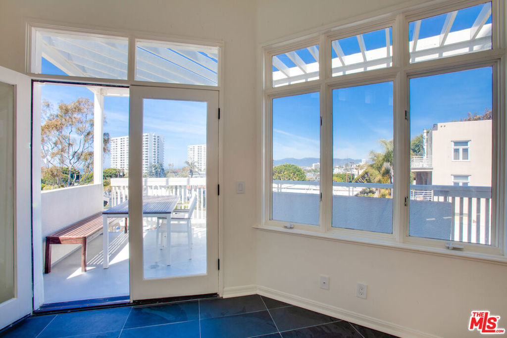 3002 3rd Street 311 Santa Monica CA, 9040564109803961985122