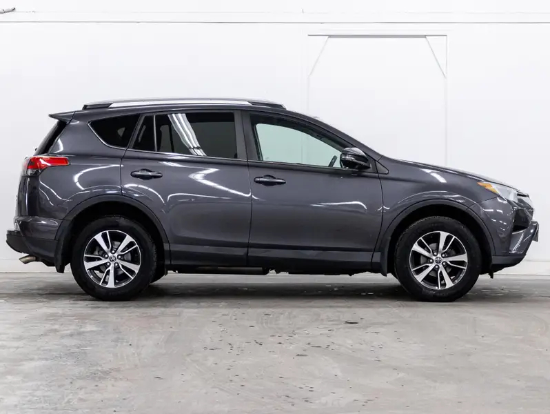 2018 Toyota RAV463725621607555122