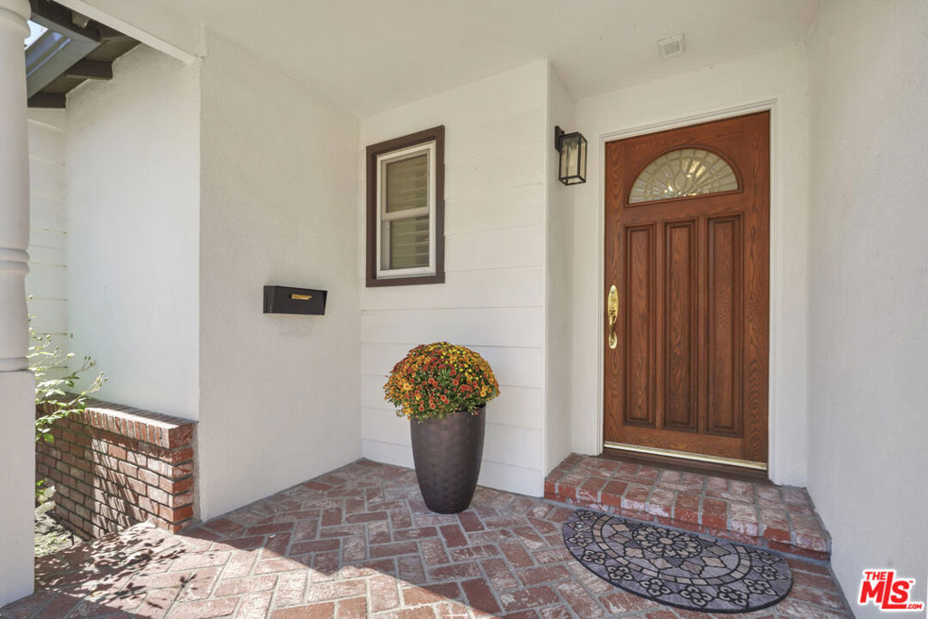 4875 Bluebell Avenue Valley Village CA, 9160764101757692545121