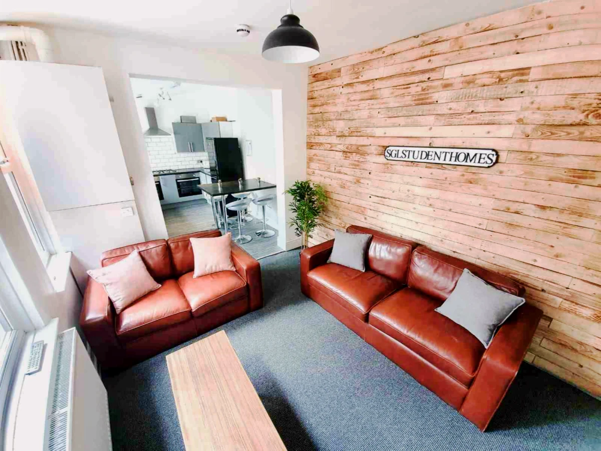6 Beds 2 Baths 61 Garmoyle Road, L15, Liverpool