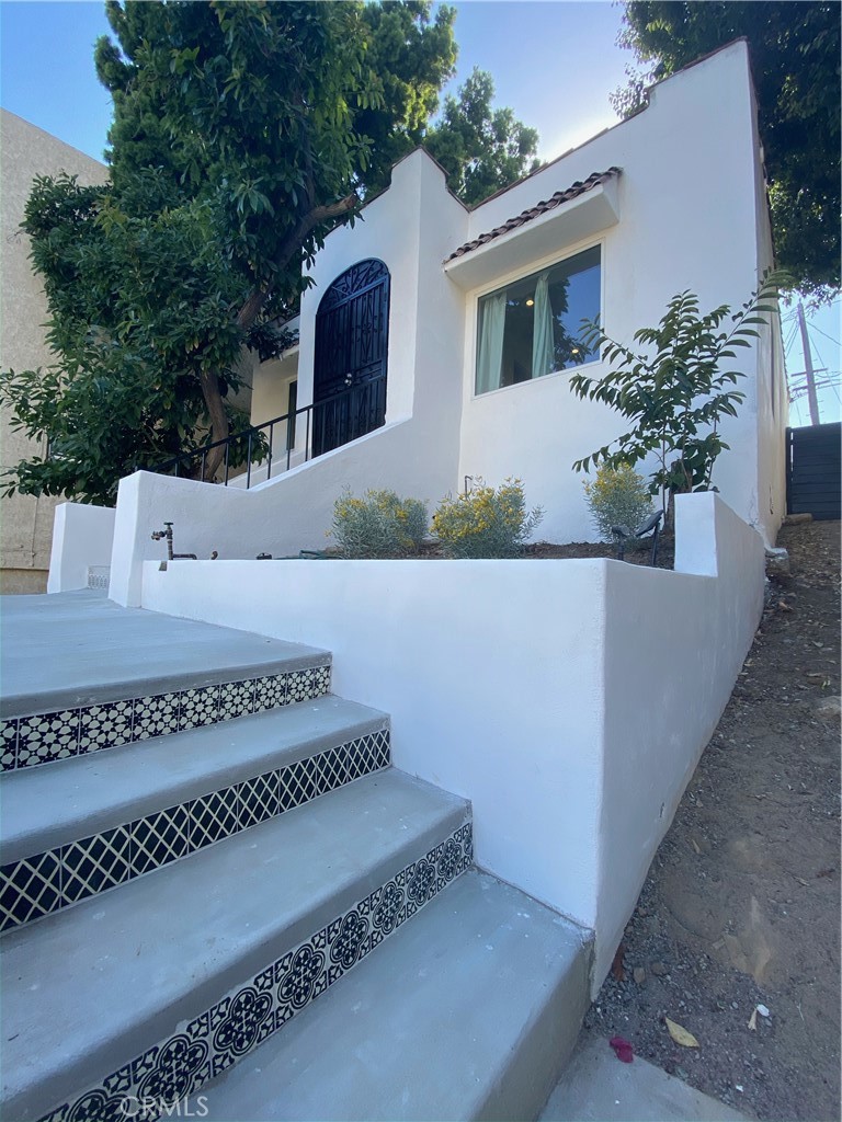 1007 Marview Avenue, Los Angeles CA, 9001263624172006273122