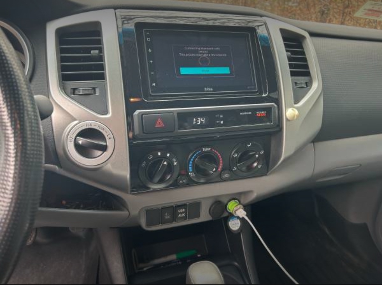 2013 Toyota Tacoma double cab TRD off Road 4x4-$21,500 (Mount Pleasant, NW DC)65716248813059121