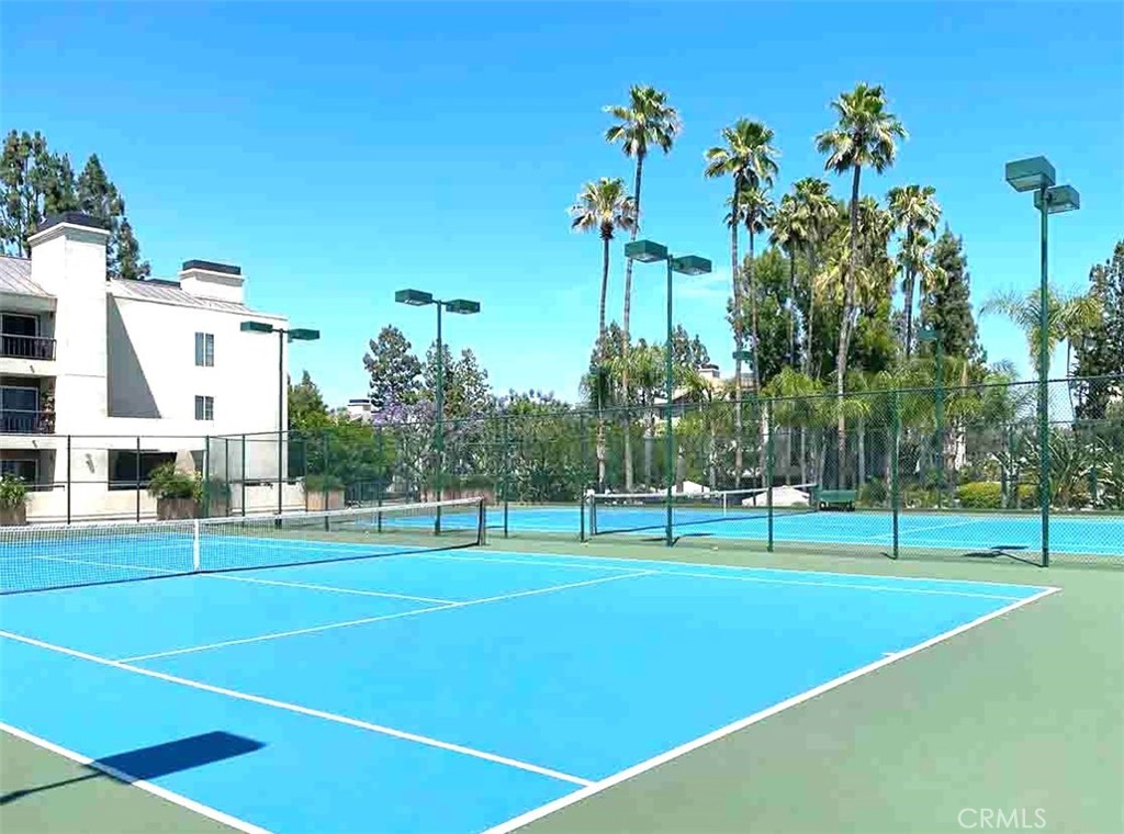 5525 Canoga Avenue 203, Woodland Hills CA, 9136763702699992961120