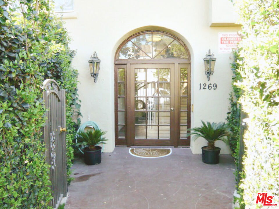 1269 S Citrus Avenue 8 Los Angeles CA, 9001964101375315330121