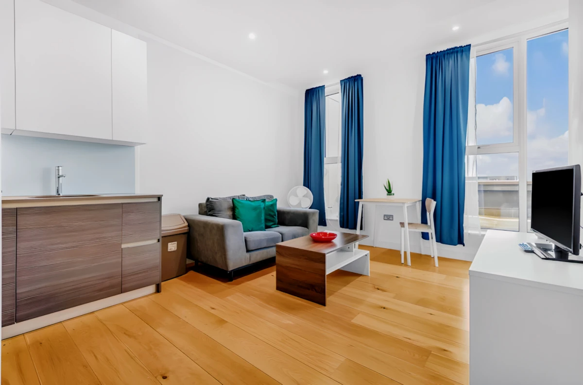 Heathrow Central Apartments64100621612547121