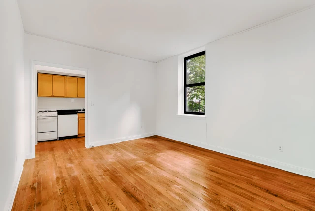 30 Greenwich Avenue63659428728705120
