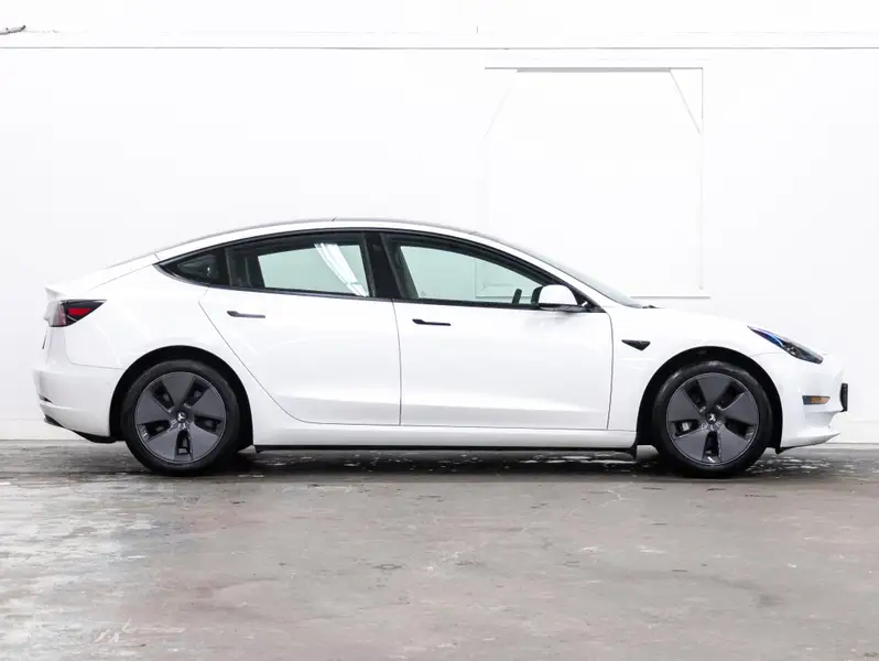 2021 Tesla Model 364378992574082122