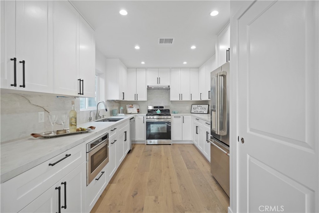 6430 Kessler Avenue Woodland Hills CA, 9136763679425571459120