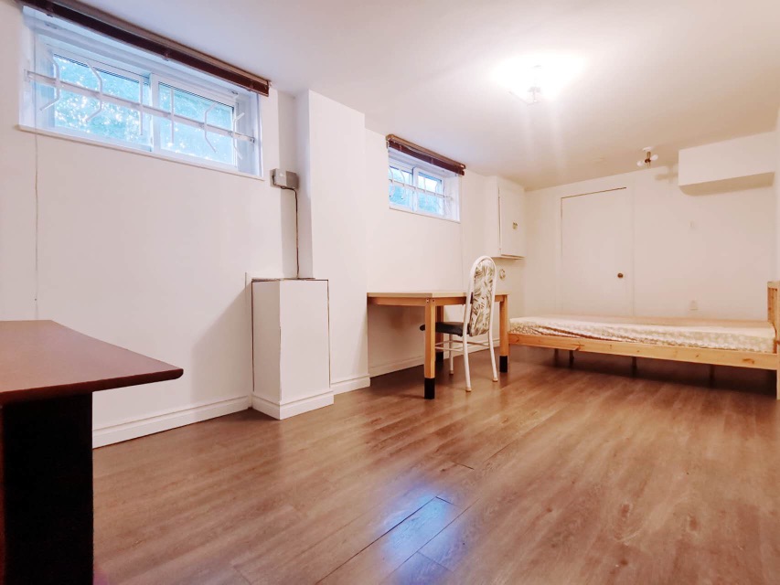 Semi-Basement 2BR Suite for Rent – Steeles & Leslie (Prestigious Neighborhood)63811156084611120