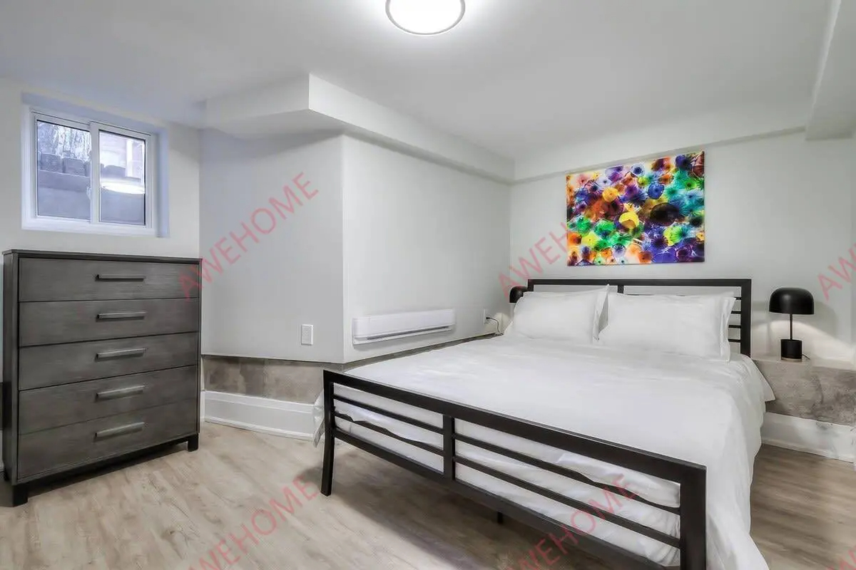 Snazzy 2BR Suite near Dundas Square63746205308547122